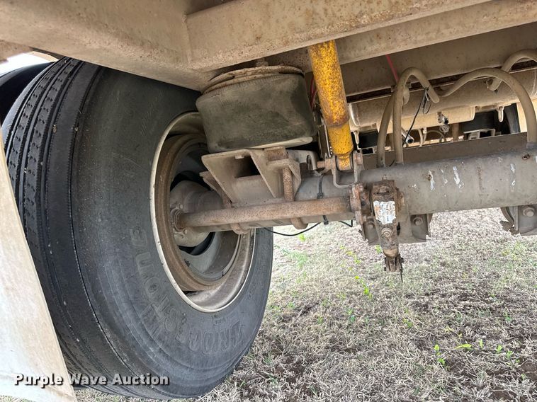 image for item KX9083 2008 Barrett  livestock trailer