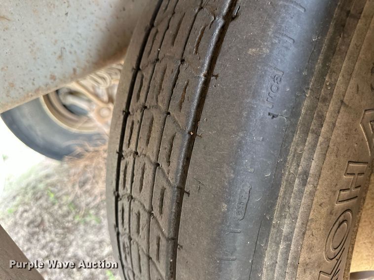 image for item KX9083 2008 Barrett  livestock trailer