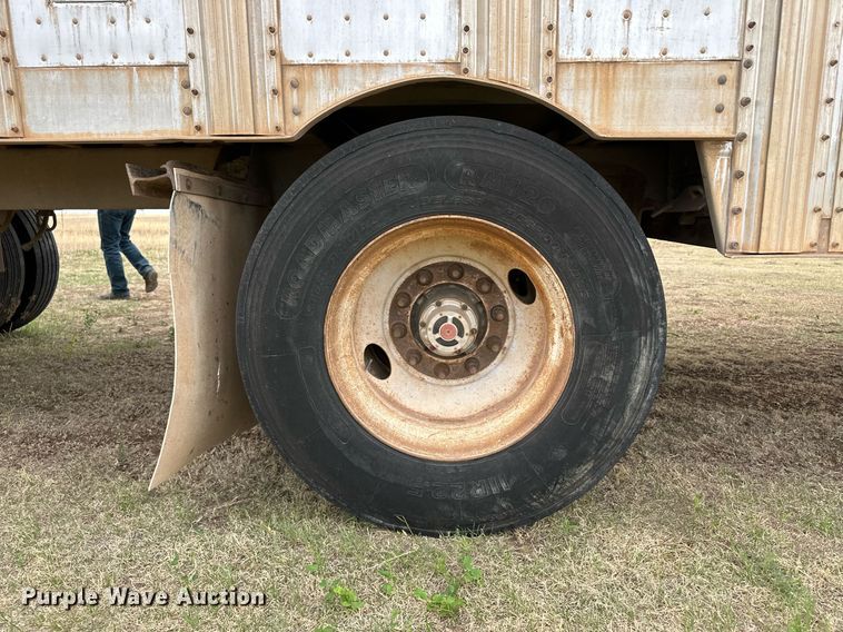 image for item KX9083 2008 Barrett  livestock trailer