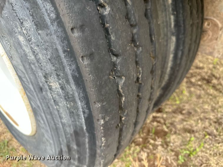 image for item KX9083 2008 Barrett  livestock trailer