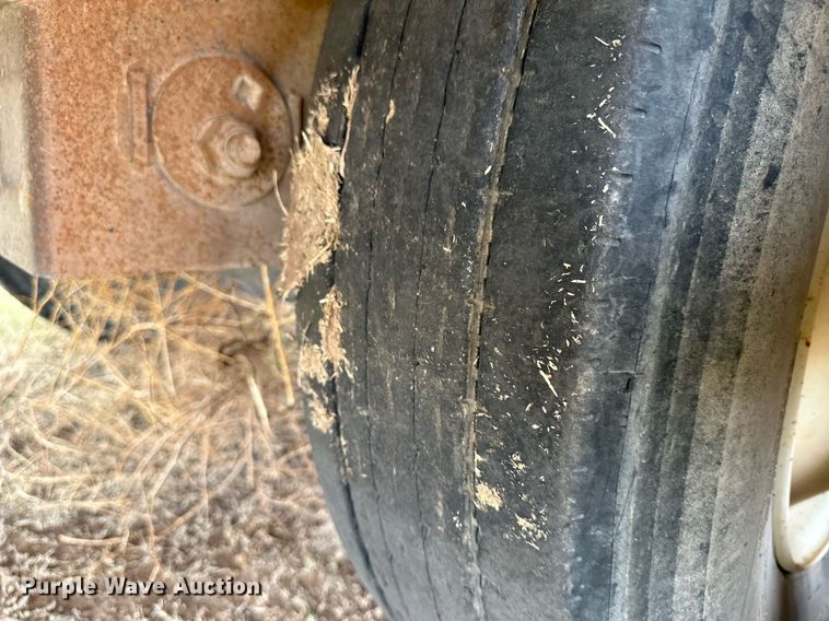 image for item KX9083 2008 Barrett  livestock trailer