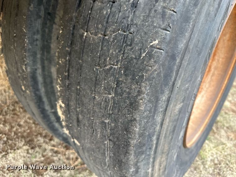 image for item KX9083 2008 Barrett  livestock trailer