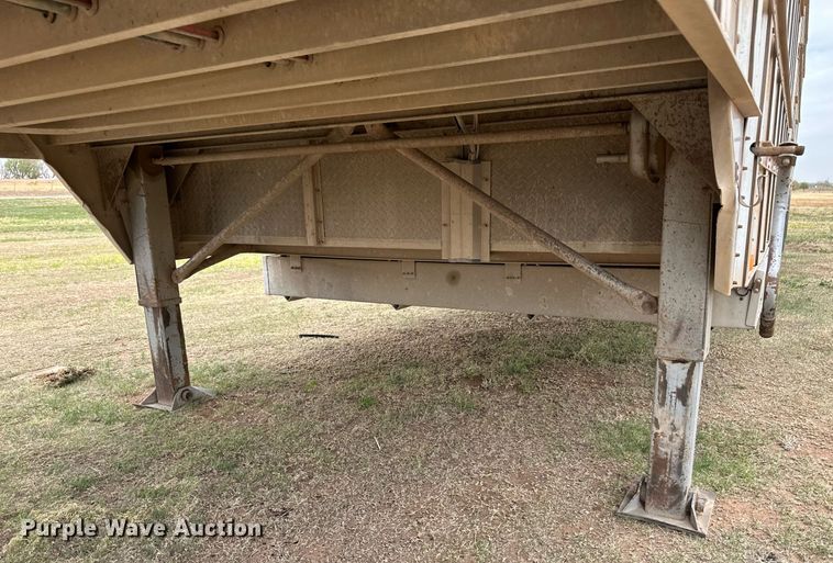 image for item KX9083 2008 Barrett  livestock trailer