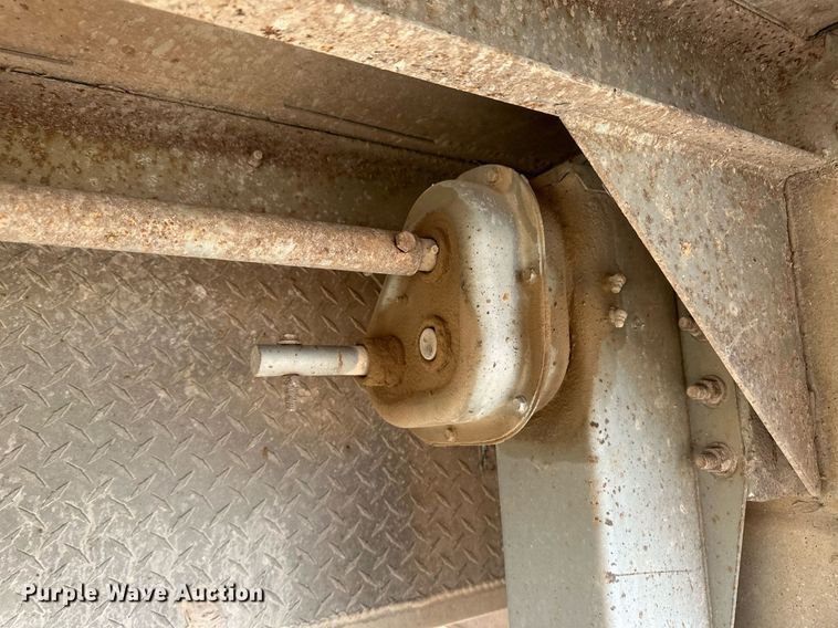 image for item KX9083 2008 Barrett  livestock trailer