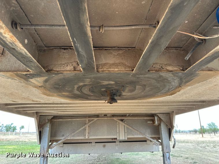 image for item KX9083 2008 Barrett  livestock trailer