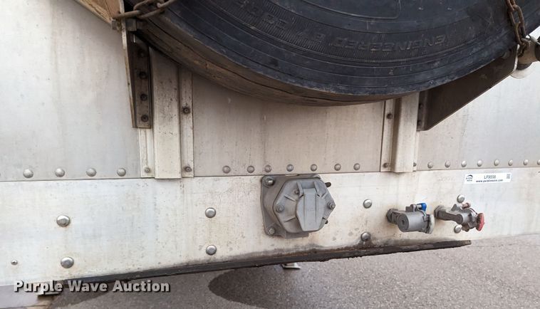 image for item LF9558 2018 Wilson PSDCL-402  livestock trailer