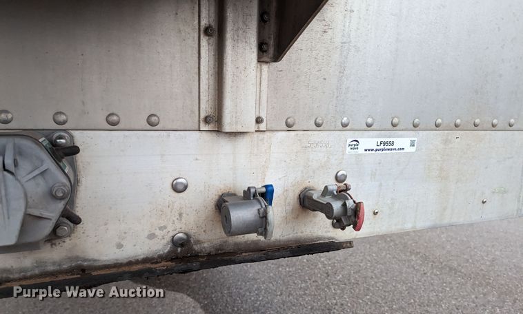 image for item LF9558 2018 Wilson PSDCL-402  livestock trailer