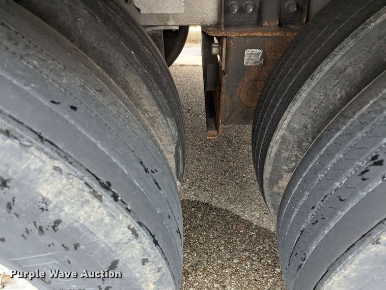 image for item LF9558 2018 Wilson PSDCL-402  livestock trailer