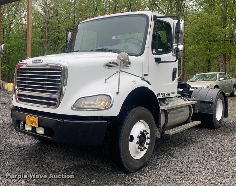 image for item LH9573 2010 Freightliner Business Class M2 112  semi truck