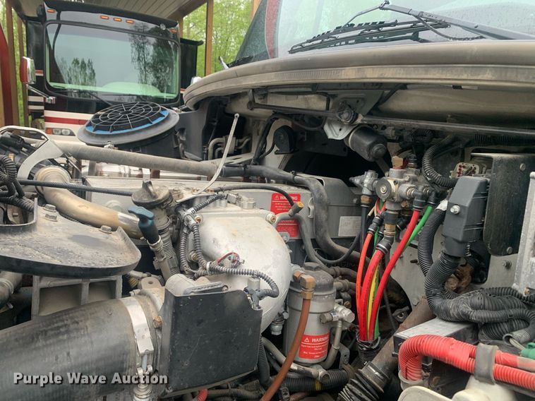 image for item LH9573 2010 Freightliner Business Class M2 112  semi truck