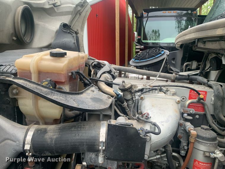 image for item LH9573 2010 Freightliner Business Class M2 112  semi truck