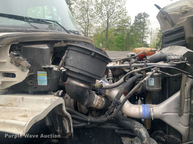 image for item LH9573 2010 Freightliner Business Class M2 112  semi truck