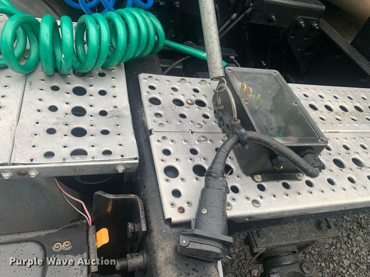 image for item LH9573 2010 Freightliner Business Class M2 112  semi truck