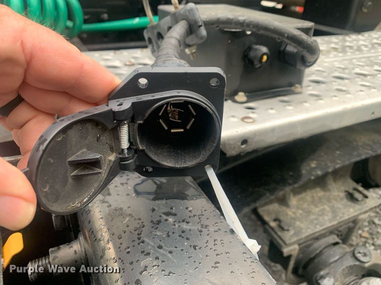 image for item LH9573 2010 Freightliner Business Class M2 112  semi truck