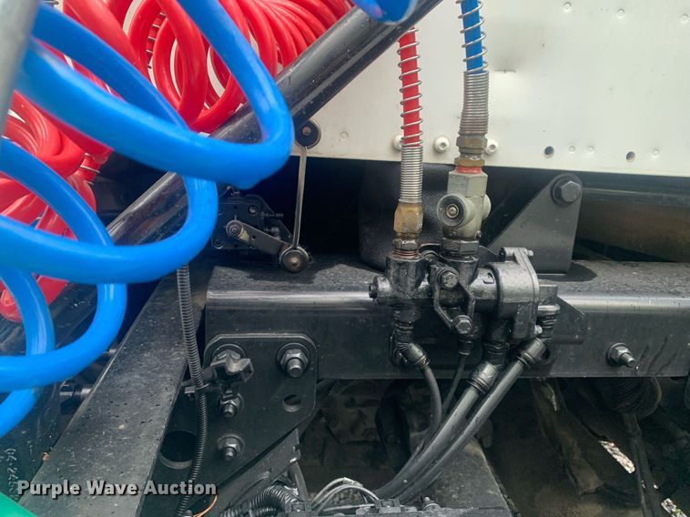 image for item LH9573 2010 Freightliner Business Class M2 112  semi truck