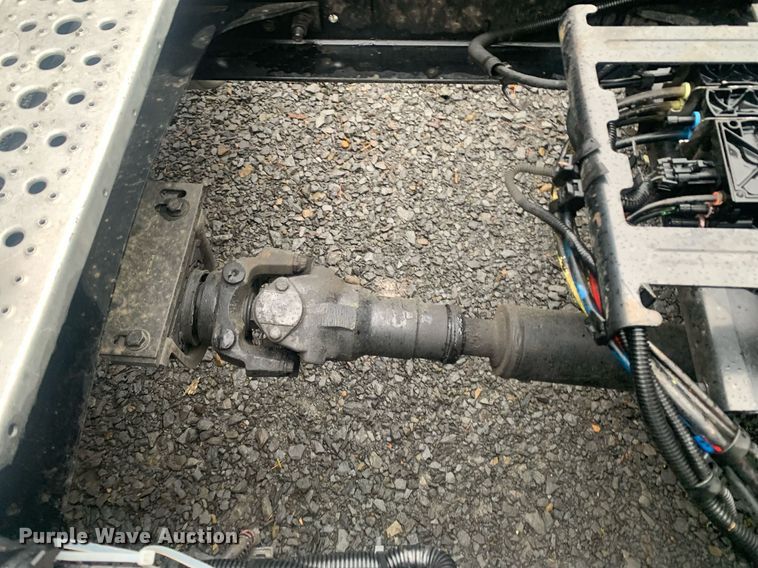 image for item LH9573 2010 Freightliner Business Class M2 112  semi truck