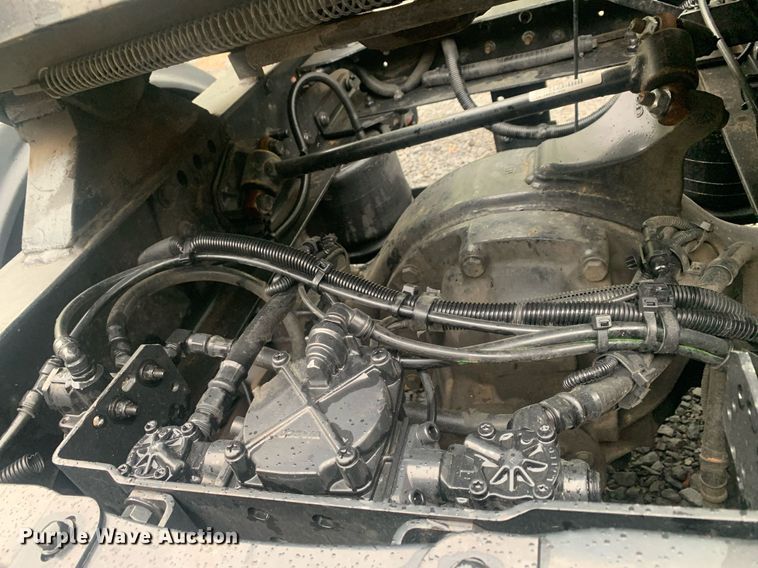 image for item LH9573 2010 Freightliner Business Class M2 112  semi truck