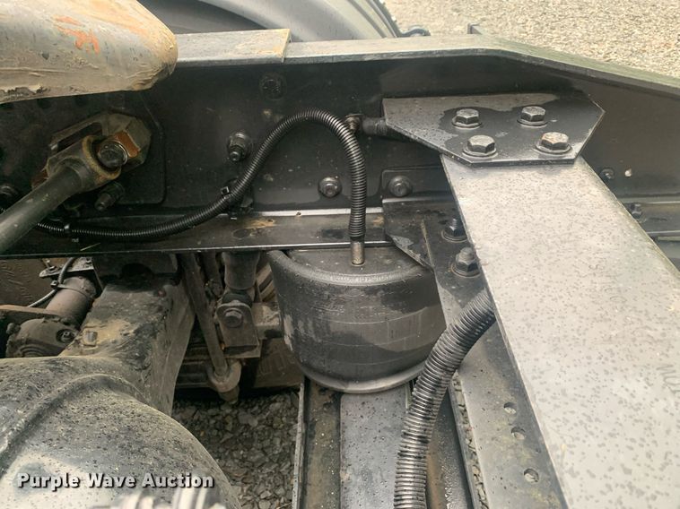 image for item LH9573 2010 Freightliner Business Class M2 112  semi truck