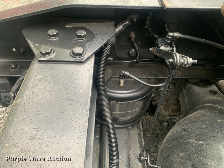 image for item LH9573 2010 Freightliner Business Class M2 112  semi truck