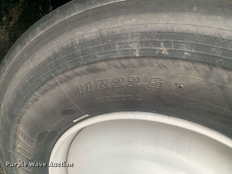 image for item LH9573 2010 Freightliner Business Class M2 112  semi truck