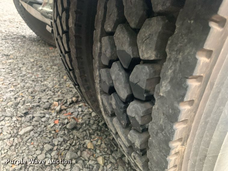 image for item LH9573 2010 Freightliner Business Class M2 112  semi truck