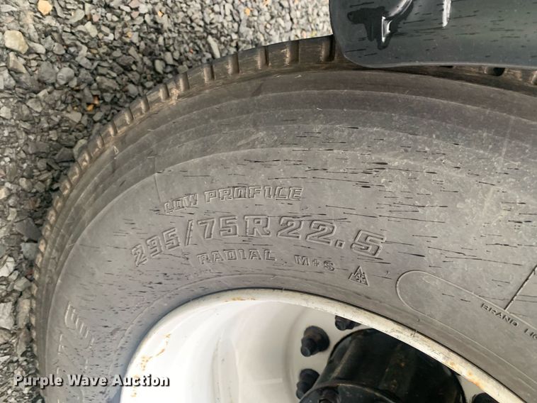 image for item LH9573 2010 Freightliner Business Class M2 112  semi truck