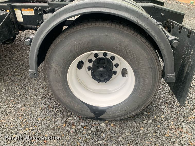 image for item LH9573 2010 Freightliner Business Class M2 112  semi truck