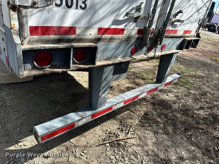 image for item LN9439 1999 Great Dane dry van trailer