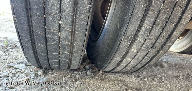 image for item LN9439 1999 Great Dane dry van trailer