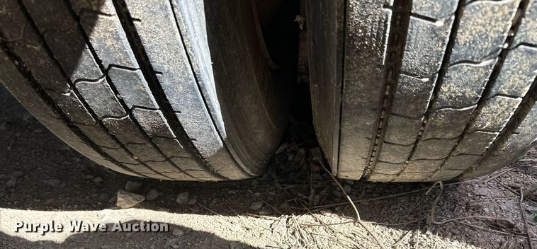 image for item LN9439 1999 Great Dane dry van trailer