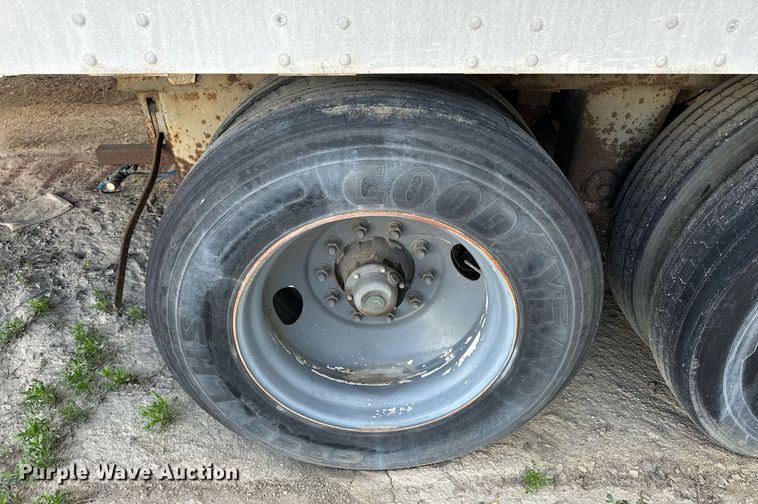 image for item LN9439 1999 Great Dane dry van trailer