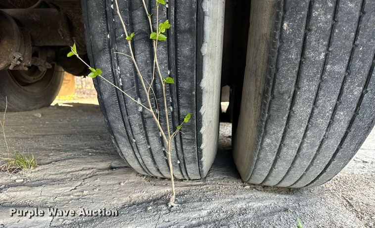 image for item LN9439 1999 Great Dane dry van trailer