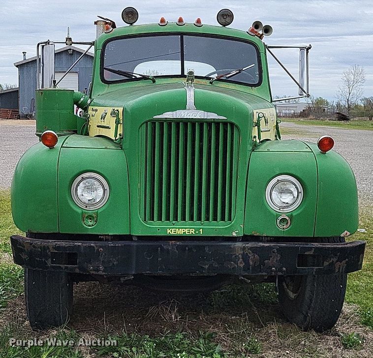 image for item LR9215 1965 Mack B67  truck cab and chassis