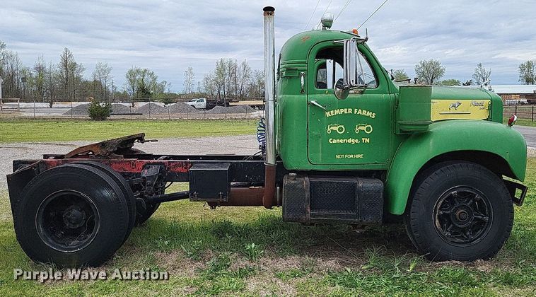 image for item LR9215 1965 Mack B67  truck cab and chassis