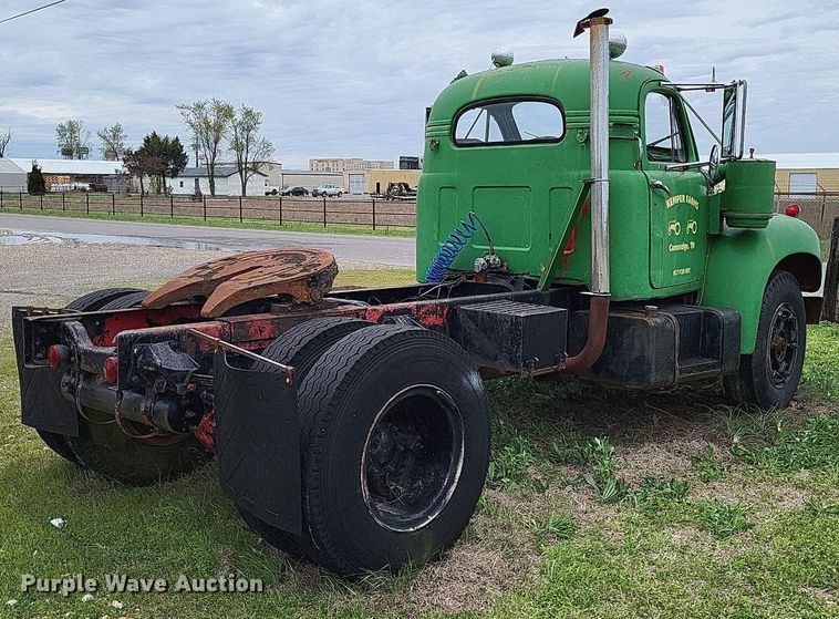 image for item LR9215 1965 Mack B67  truck cab and chassis
