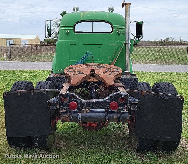 image for item LR9215 1965 Mack B67  truck cab and chassis
