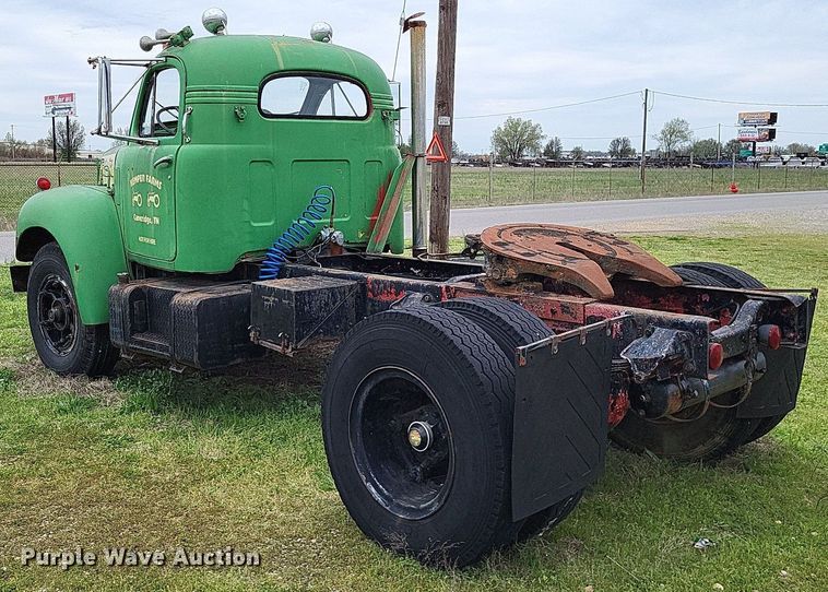 image for item LR9215 1965 Mack B67  truck cab and chassis