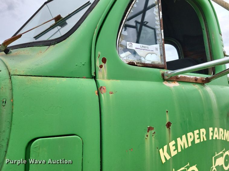 image for item LR9215 1965 Mack B67  truck cab and chassis