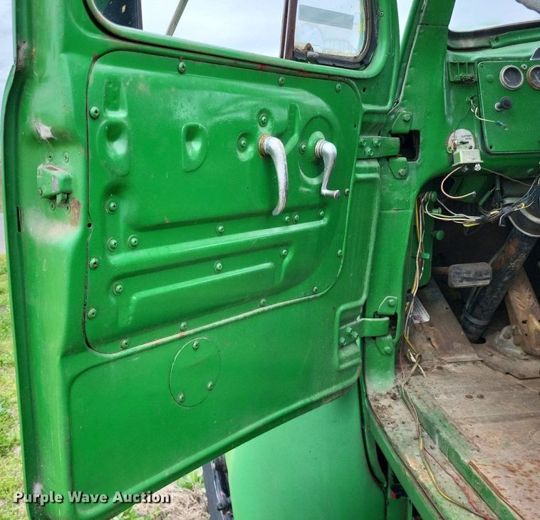 image for item LR9215 1965 Mack B67  truck cab and chassis