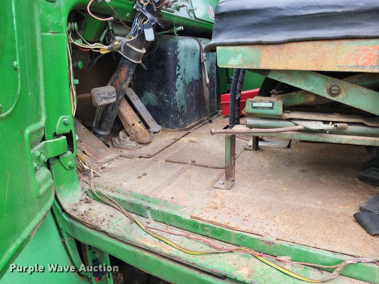 image for item LR9215 1965 Mack B67  truck cab and chassis