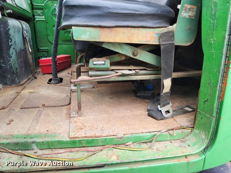 image for item LR9215 1965 Mack B67  truck cab and chassis