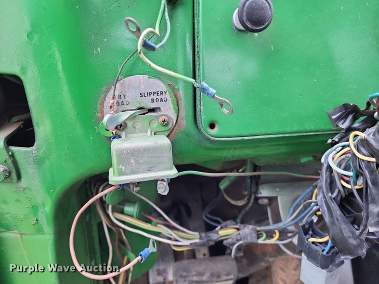 image for item LR9215 1965 Mack B67  truck cab and chassis