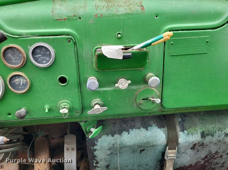 image for item LR9215 1965 Mack B67  truck cab and chassis