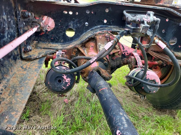 image for item LR9215 1965 Mack B67  truck cab and chassis