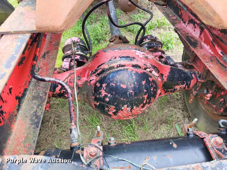 image for item LR9215 1965 Mack B67  truck cab and chassis