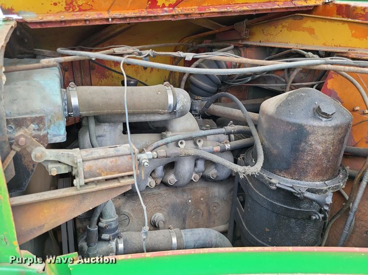 image for item LR9215 1965 Mack B67  truck cab and chassis