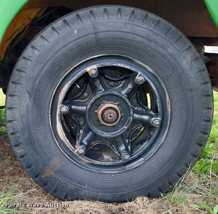 image for item LR9215 1965 Mack B67  truck cab and chassis