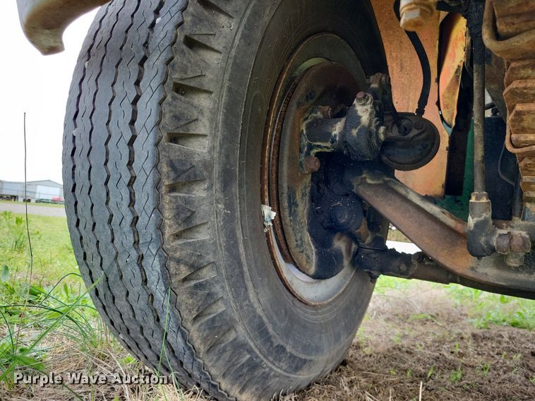 image for item LR9215 1965 Mack B67  truck cab and chassis