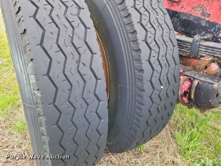 image for item LR9215 1965 Mack B67  truck cab and chassis