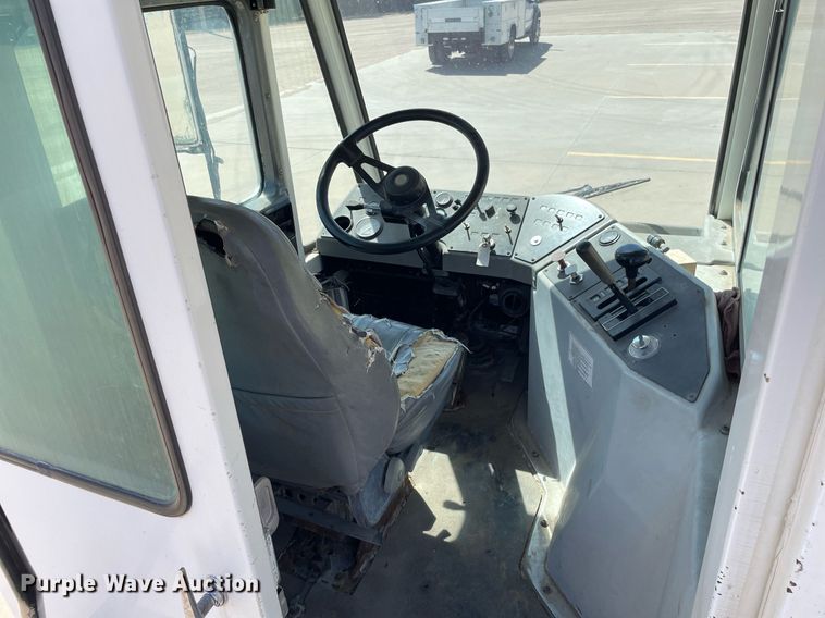 image for item LT9599 2007 Kalmar 4x2  yard truck